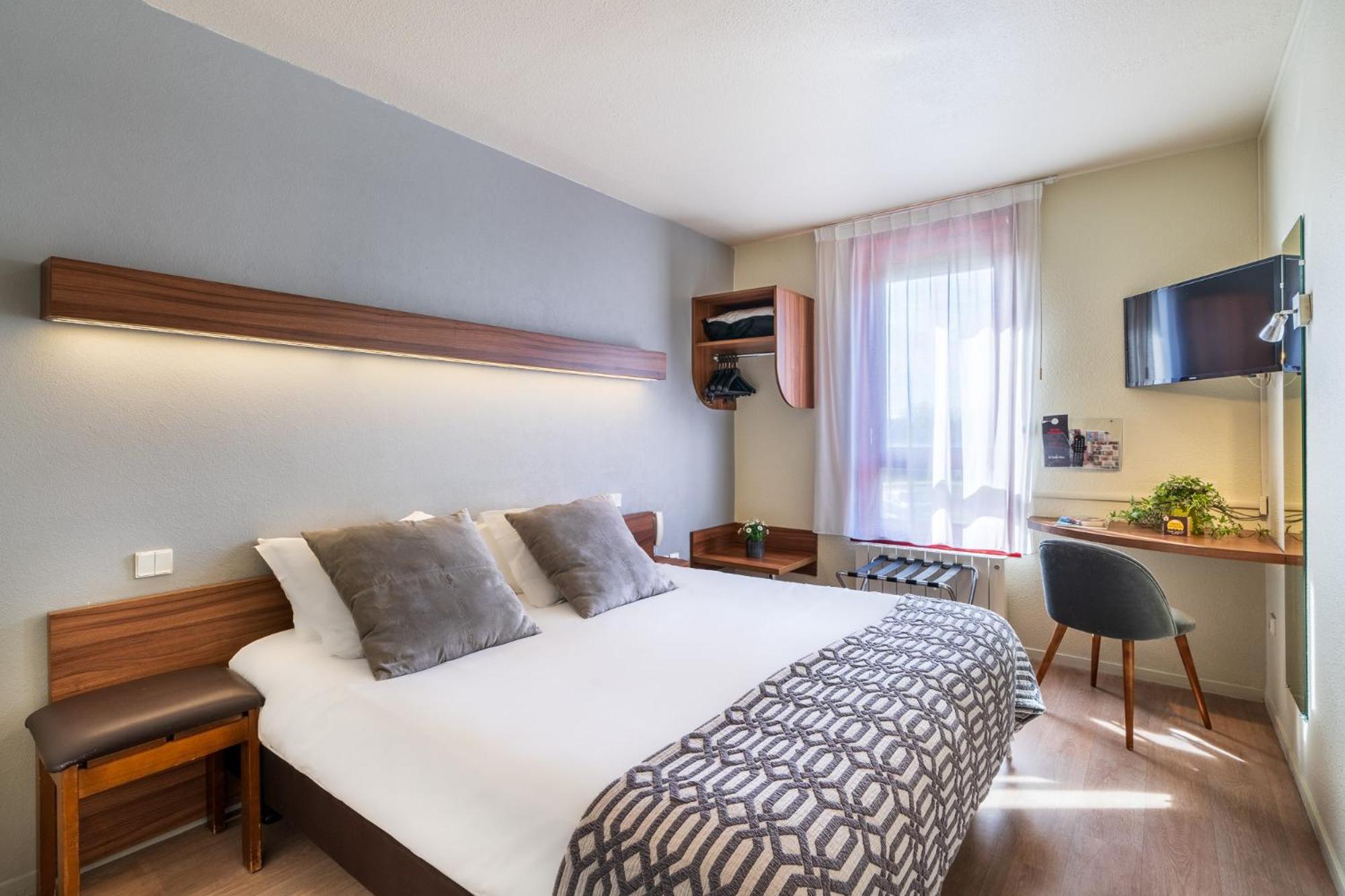 Logis Hotel Restaurant Le Sainte Mere Екстер'єр фото
