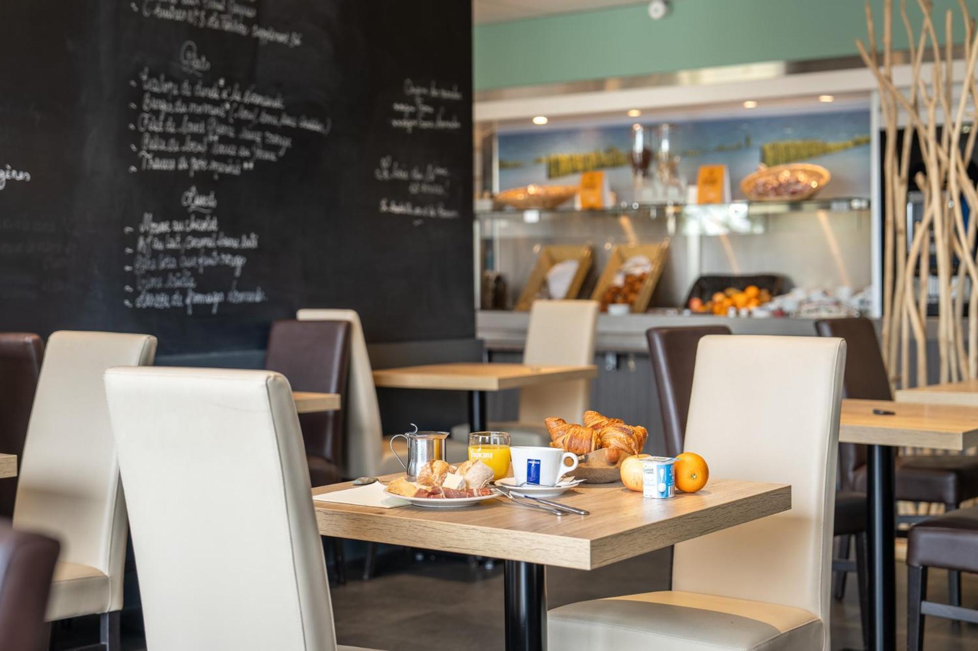 Logis Hotel Restaurant Le Sainte Mere Екстер'єр фото
