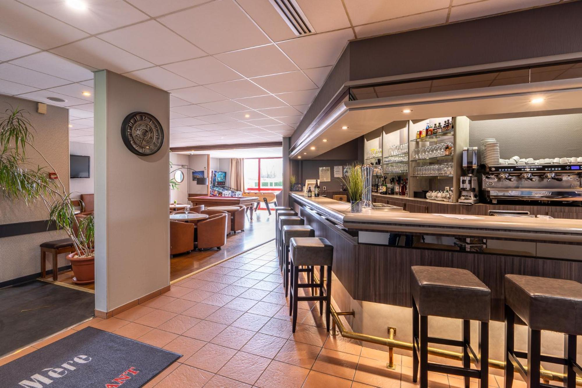 Logis Hotel Restaurant Le Sainte Mere Екстер'єр фото