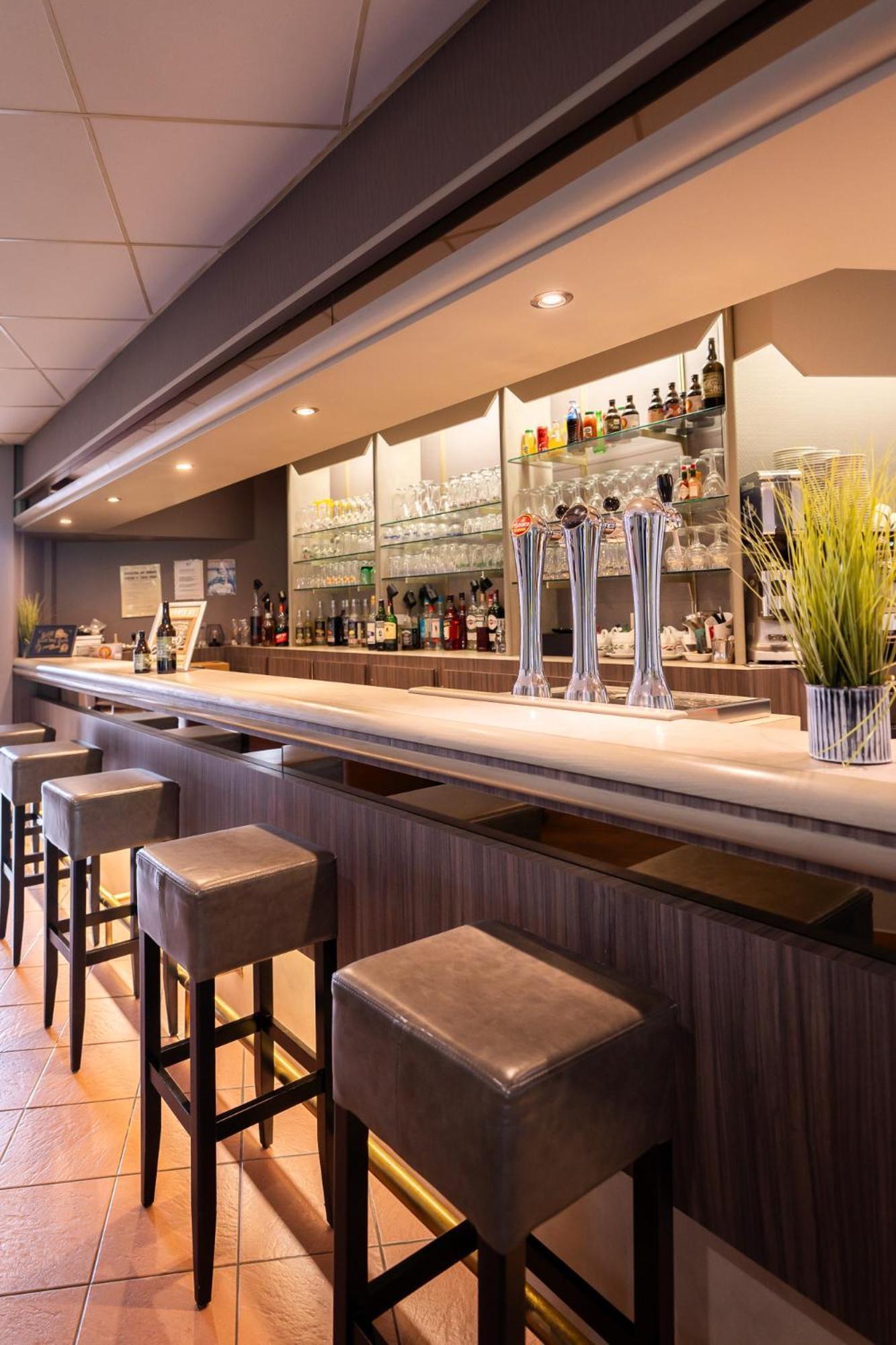 Logis Hotel Restaurant Le Sainte Mere Екстер'єр фото