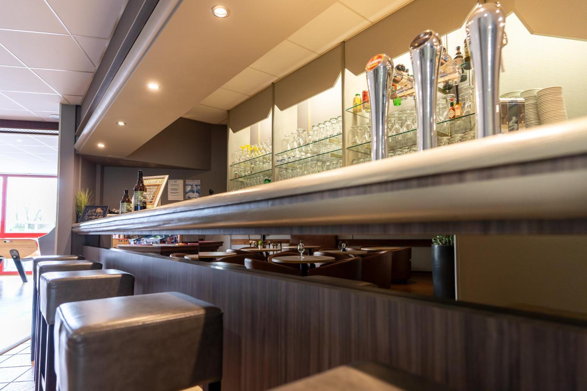 Logis Hotel Restaurant Le Sainte Mere Екстер'єр фото