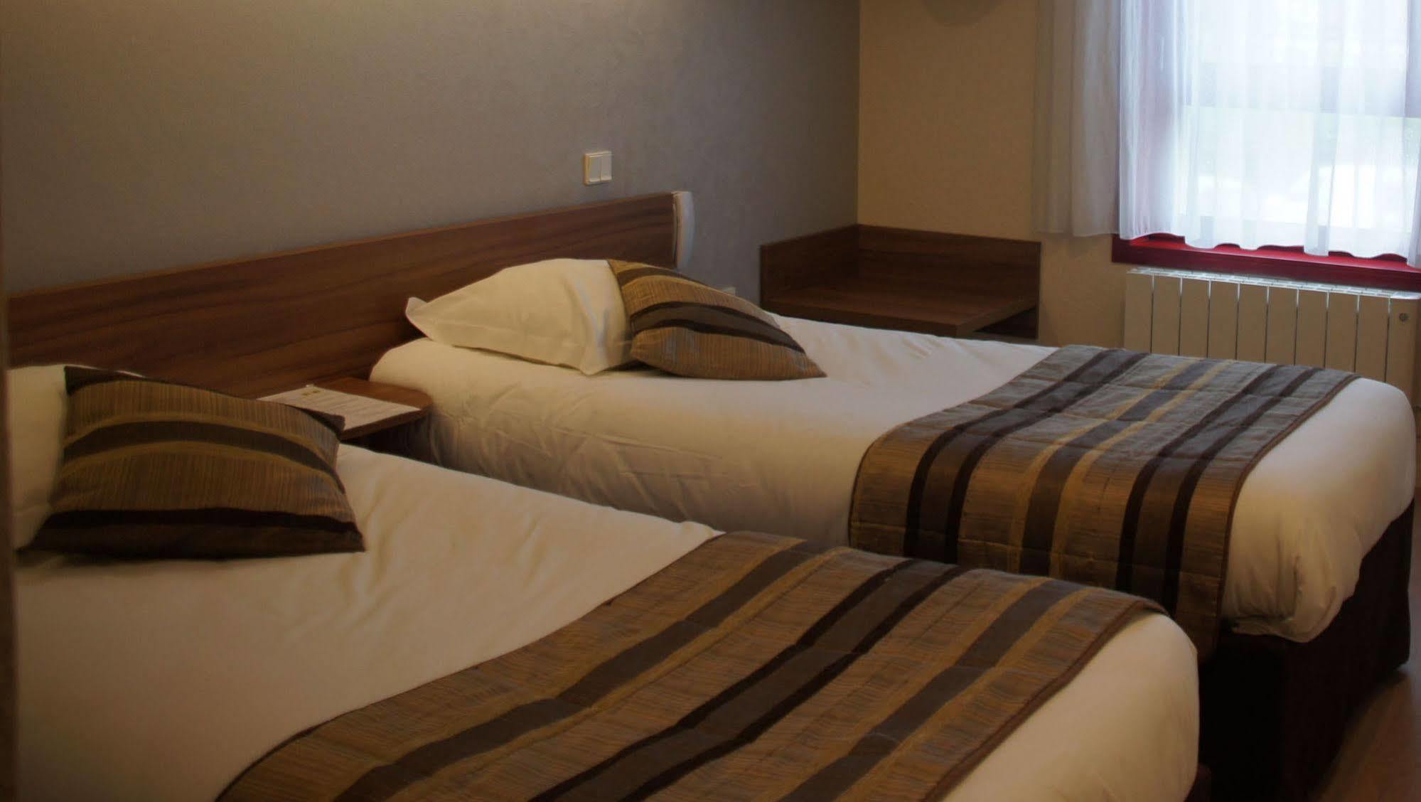 Logis Hotel Restaurant Le Sainte Mere Екстер'єр фото